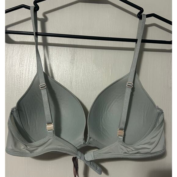 Victoria’s Secret mint green push-up bra size 34c - Picture 2 of 3